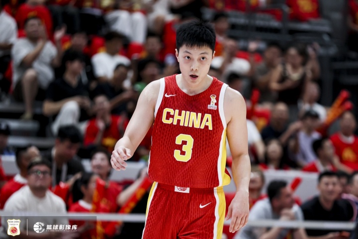 胡明轩:非常荣幸能当中国代表团的旗手 这是一份荣耀一份激励