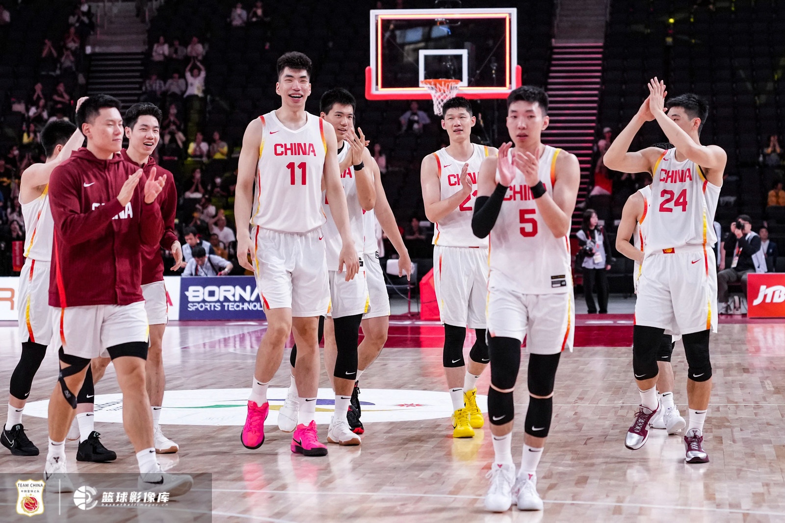 铜牌赛变阵!中国男篮首发:胡金秋&李弘权&王俊杰&廖三宁&胡明轩