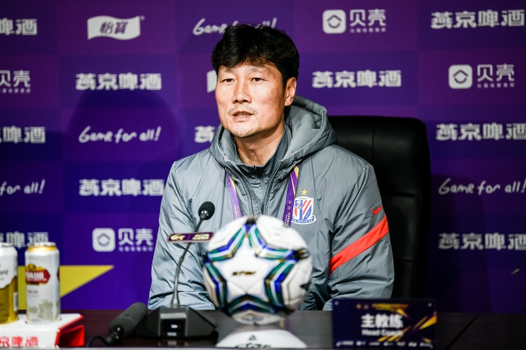 足球报:申花稳中求胜艰难止跌,新教练组带给球队不同调整